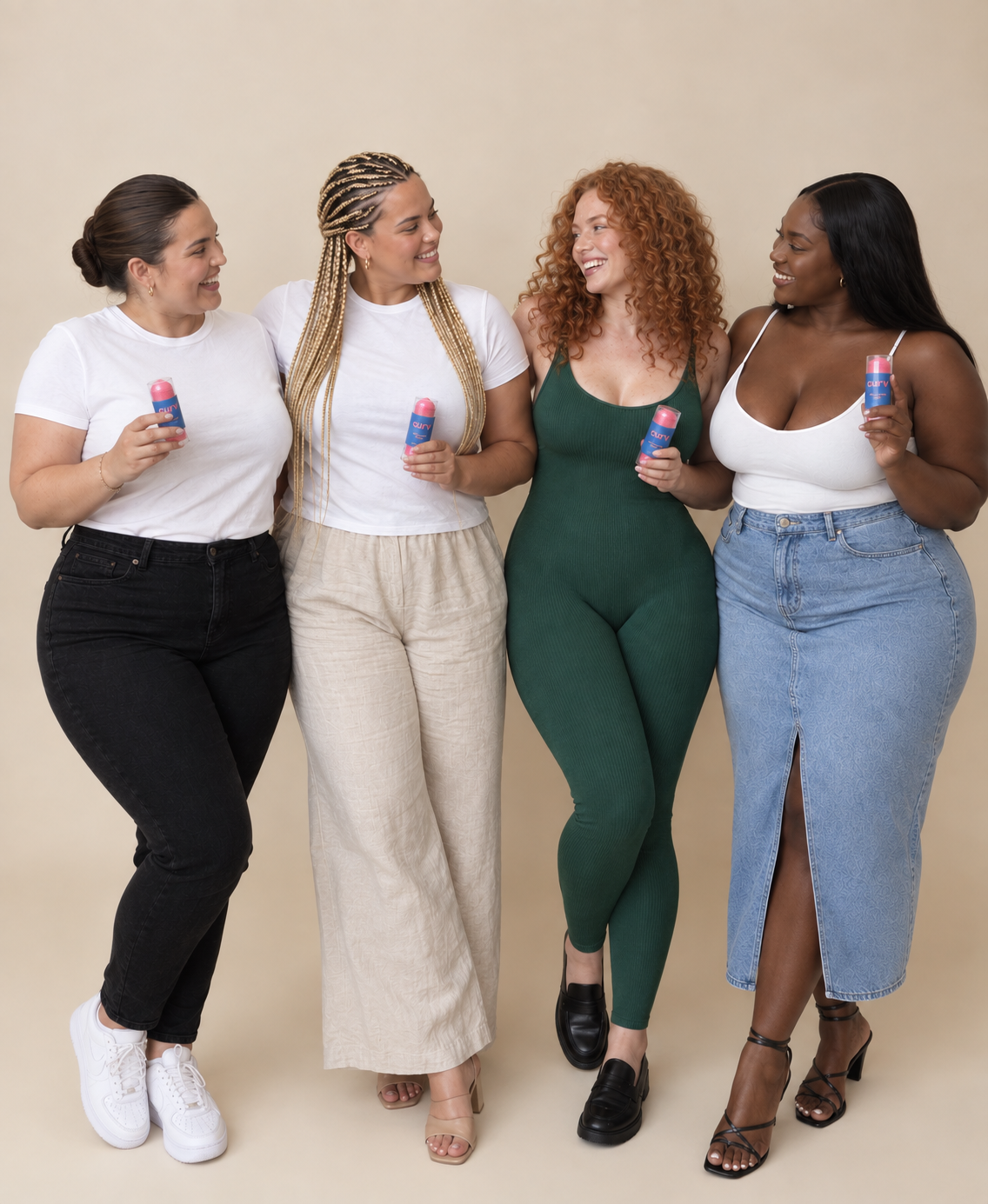 quatre femmes de morphologies et carnations différentes tenant un stick curv