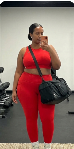 femme ronde en tenue de sport